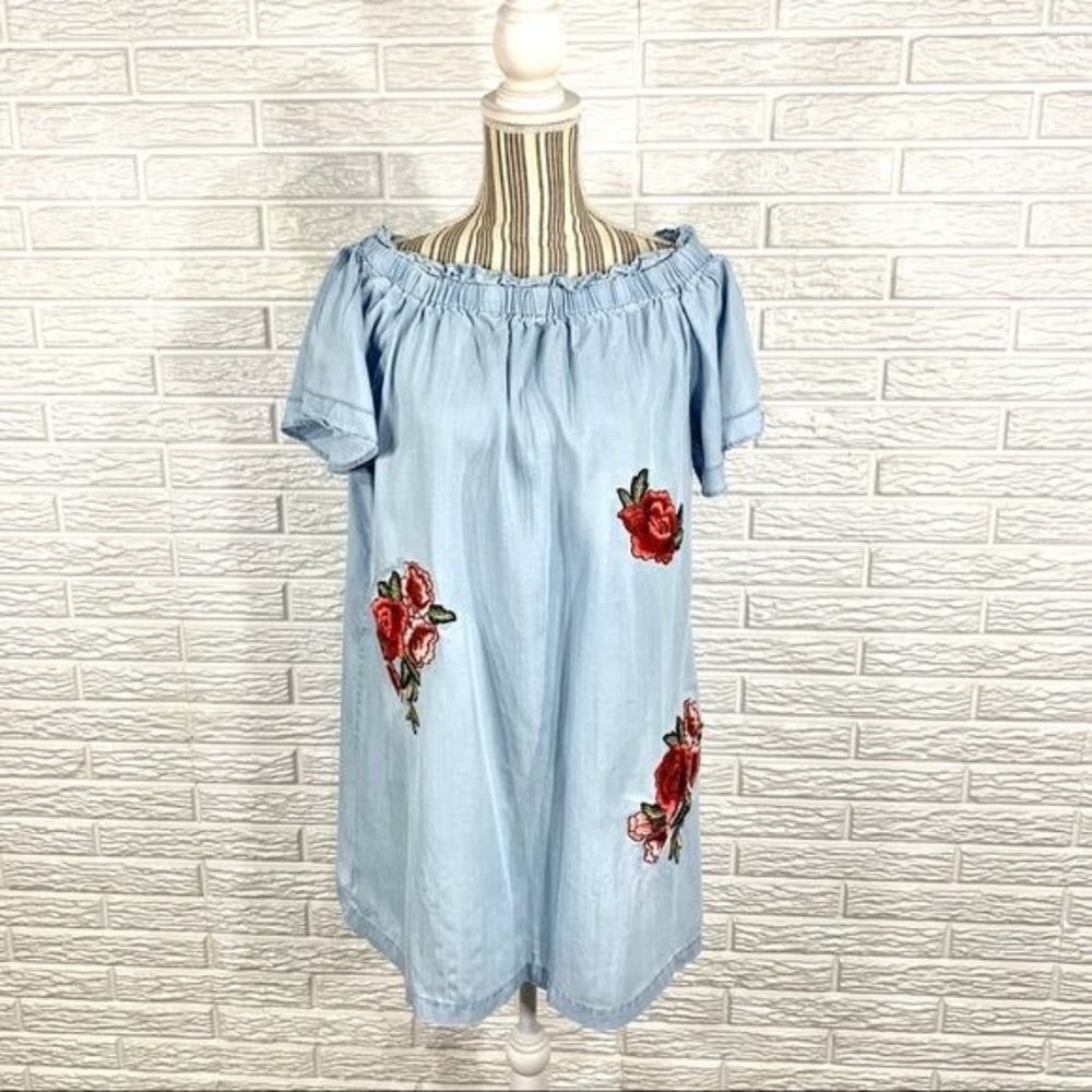 a.n.a. Light Blue Shift Dress Large Floral Patches Size Large